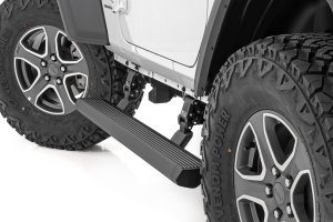 Jeep Wrangler Power Running Boards - Rough Country - Dual Electric Motor - '18-'25